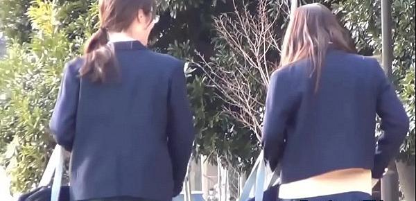  Asian students in uniforms peeing